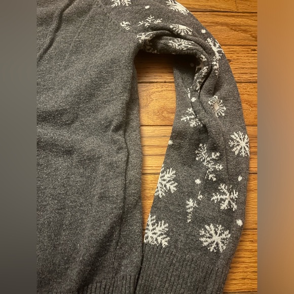 Christmas Sweater Girls Size 7/8 Cold Crush Snowflake Holiday Pug with Antlers - Picture 3 of 7